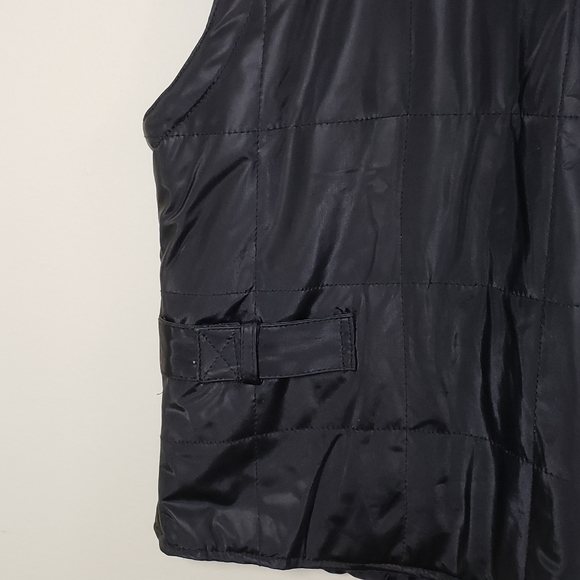 Sleeveless Vest Jacket - Picture 2 of 9